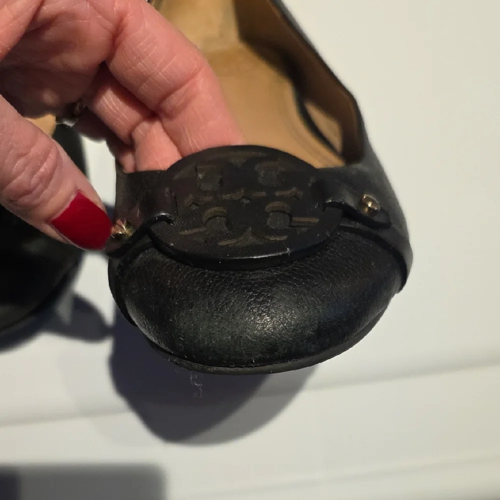 Tory Burch Black Leather Flats with Logo Accent - Picture 7 of 16